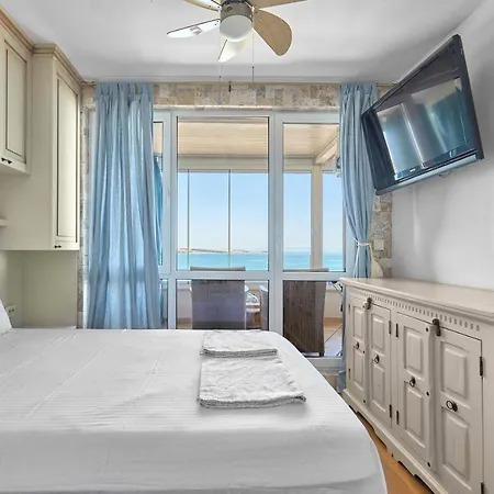 Апартамент Fancy 1bd With Spacious Terrace And Sea View By Flat Mаnаger *