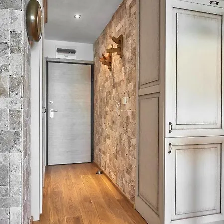 Fancy 1bd With Spacious Terrace And Sea View By Flat Mаnаger